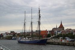 071 Stolzer Dreimaster